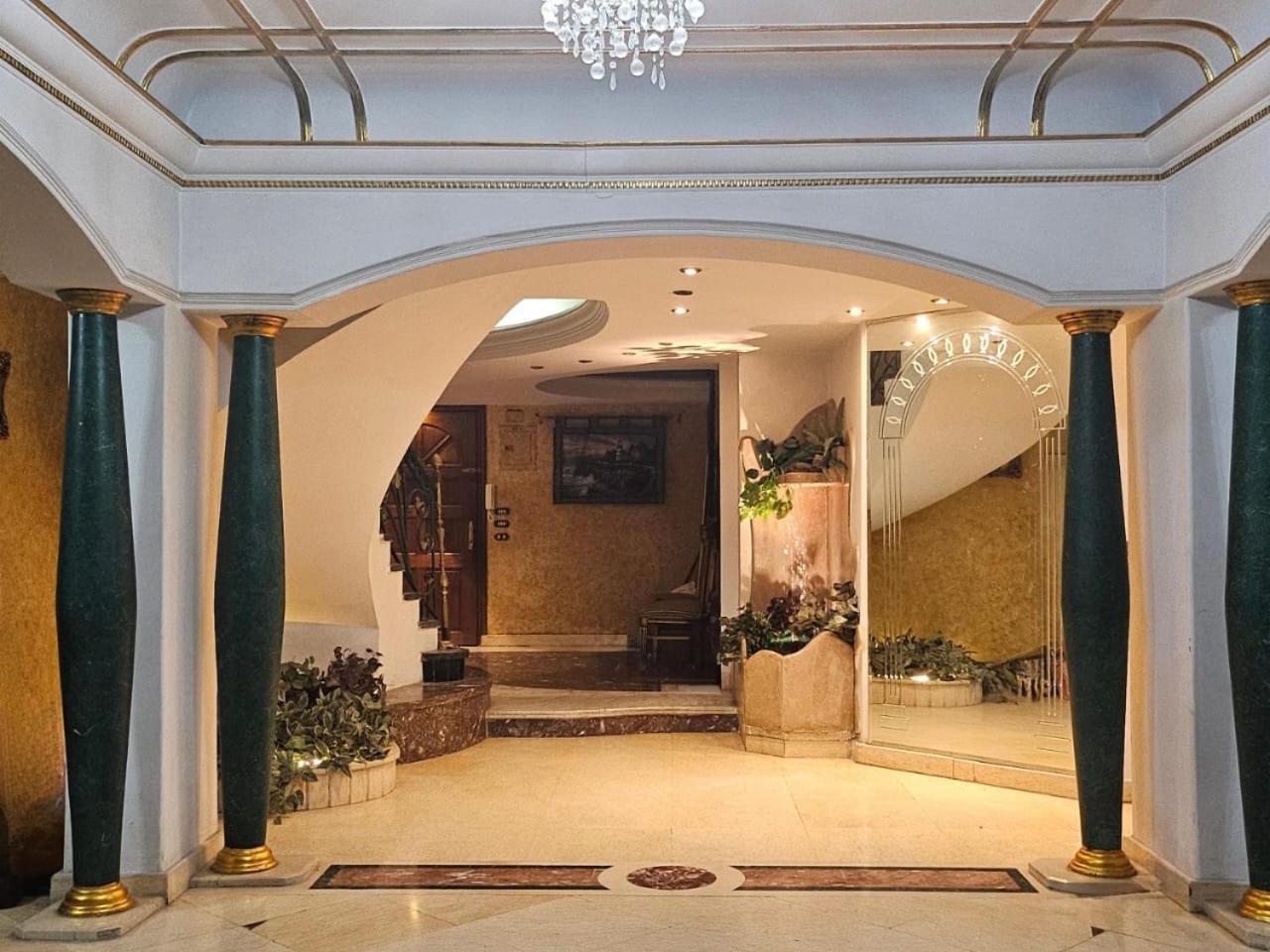 Duplex Nile View In Center *