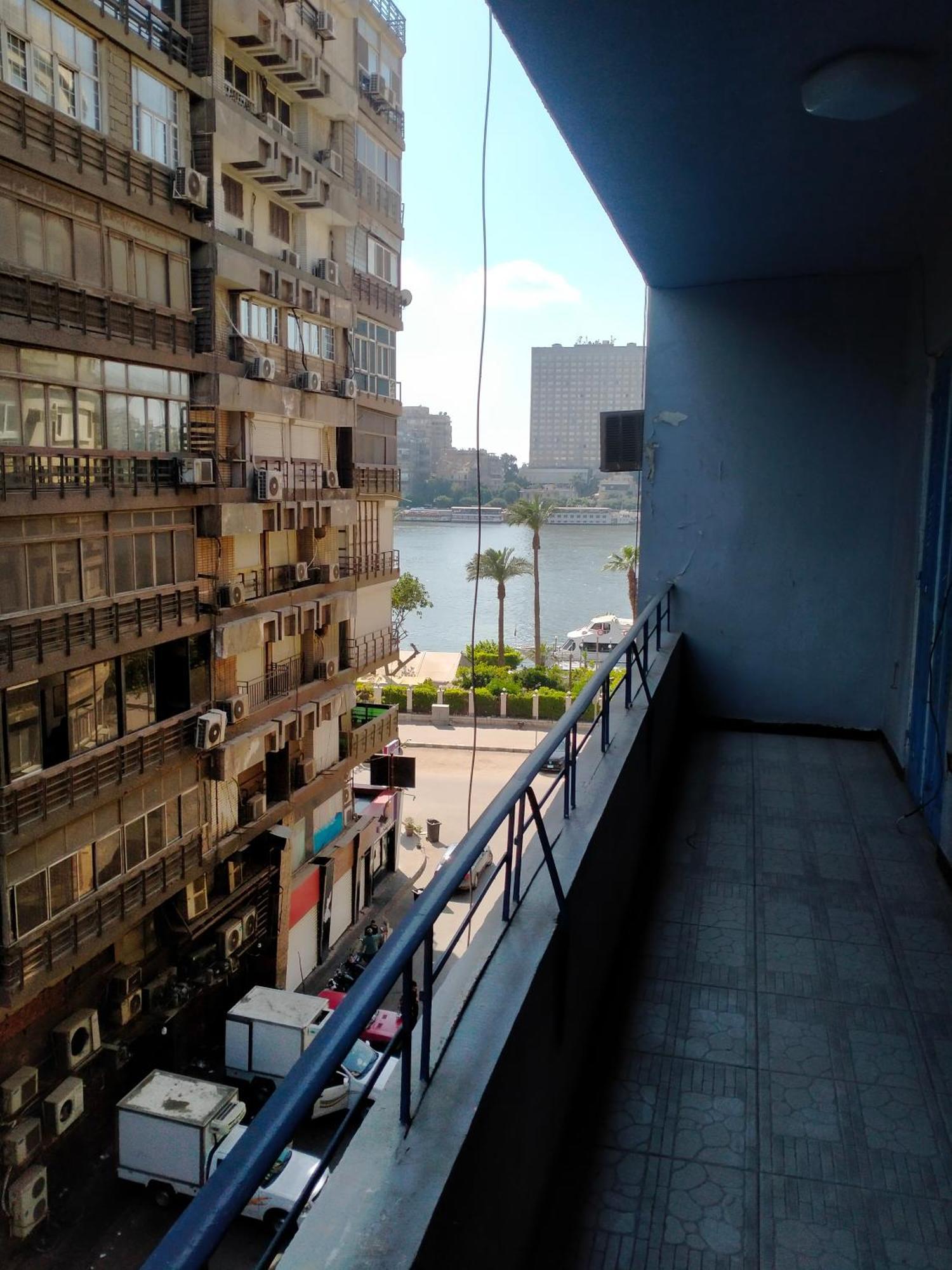 Duplex Nile View In Center Cairo
